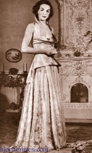 Hjordis modelling in New York, 1947