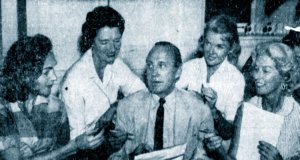 Jacky Benny with Hjordis Niven, October 1958