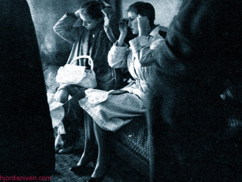 Maj-Lis and Gudrun Genberg preparing to audition for the Hotel Tropicana, September 1959