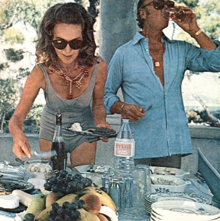 Hjordis and David Niven lunching at Cap Ferrat, 1971