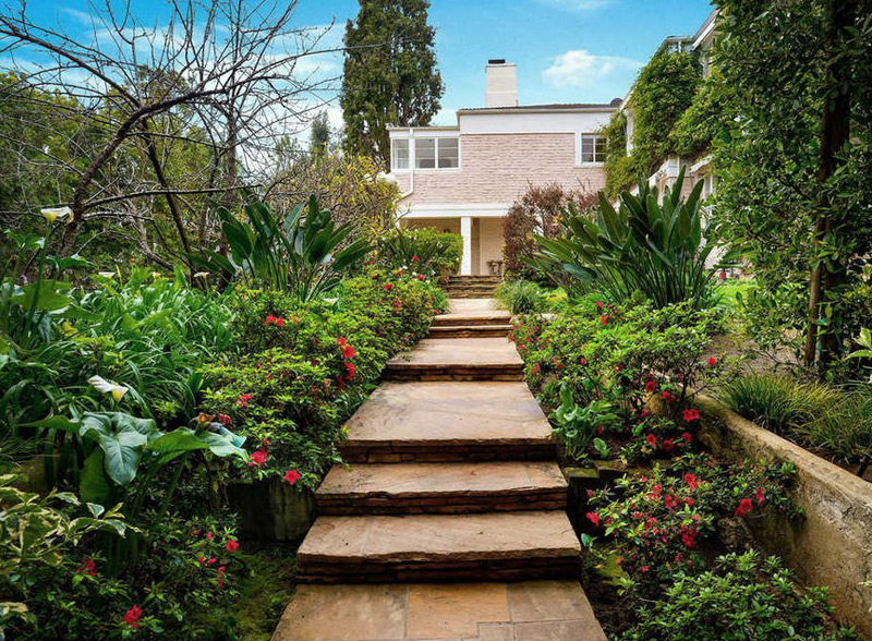 Steps up to the house, 2018