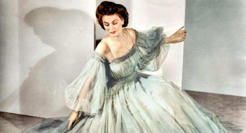 Hjördis Genberg fashion photograph from 1944. Photo: Erik Holmen, Nordic Museum